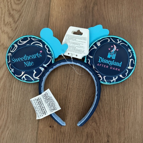 Disney Blue Mickey & Minnie Mouse Heart Ears Headband Sweetheart Night 2026 New - Picture 2 of 7